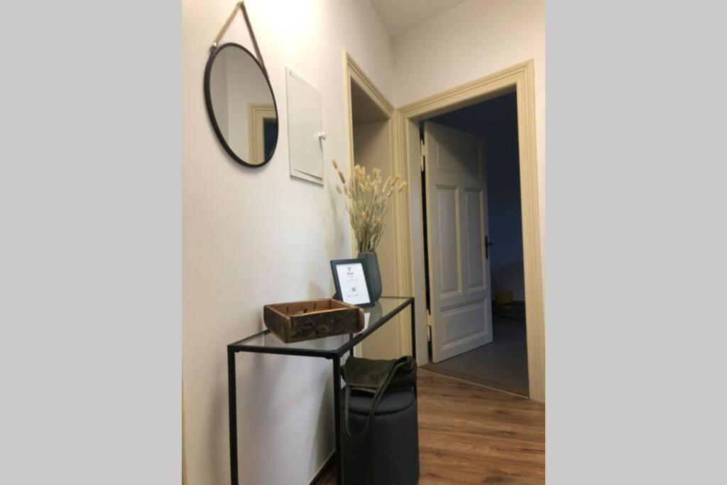 Apartment Liebevoll Sanierte, Grosszuegige Stadtwohnung, 70 Qm *